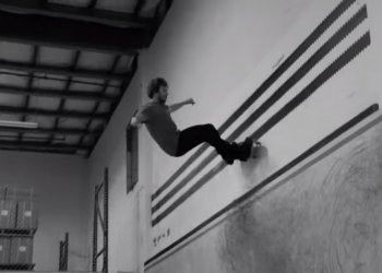 Silas Baxter-Neal s partou úplně zabili roh v Grotto skateparku