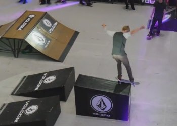 Lopez, Burman, Majerus a další zabili demo na Filipínách