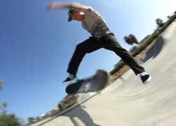 Cody McEntire se zbytkem VOX teamu v měsíčním editu
