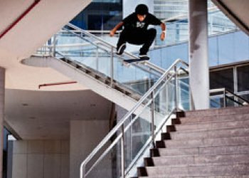 Kevin Romar ve videu Shakej Junt Ride or Die