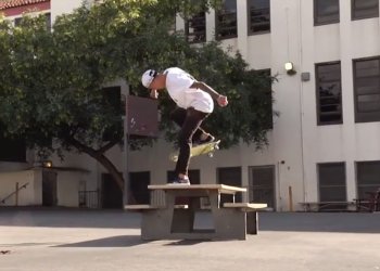 Spencer Hamilton styluje v reklamě na Shake Junt