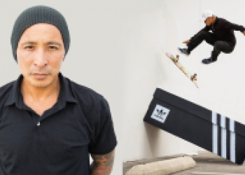 Daewon Song si vystačí i s krabicí od bot