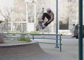 CJ Collins nás vezme do bazénu i na street spoty