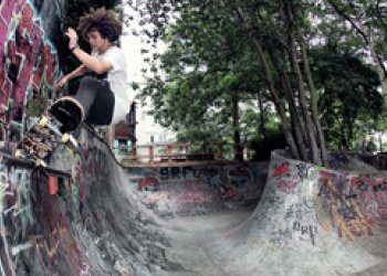 Guammaz připomíná Element video