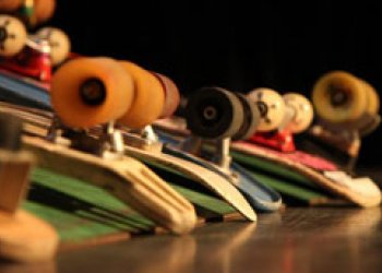 Průkopníci skejtu v Čechách se sešli v divadle Minor