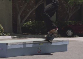 Kevin Romar naložil bedně v Happy Hour reklamě