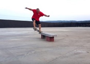 Arnošt Ceral v iPhone partu pro 35mm Skateboards