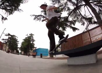 Wes Kremer v dvoutrikové Firing line